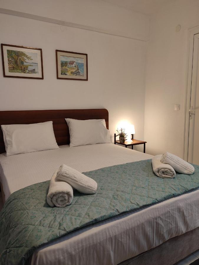 New Era Apartment Полихроно Екстериор снимка
