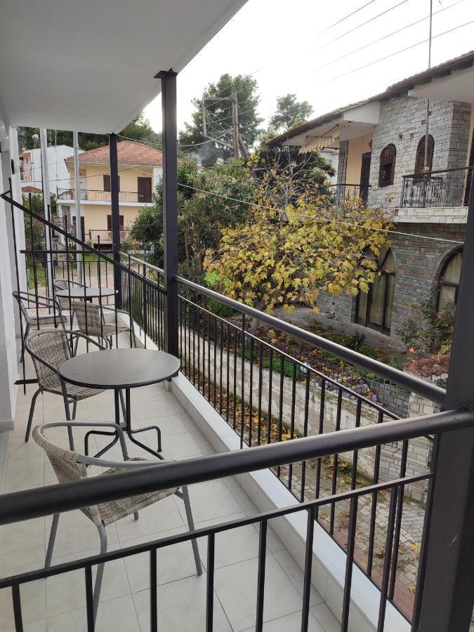 New Era Apartment Полихроно Екстериор снимка