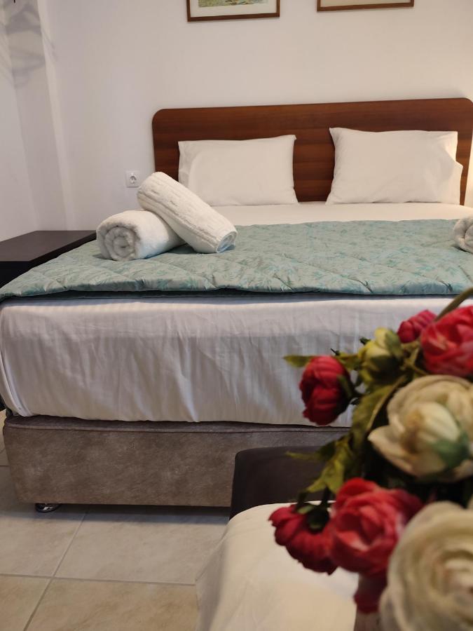 New Era Apartment Полихроно Екстериор снимка