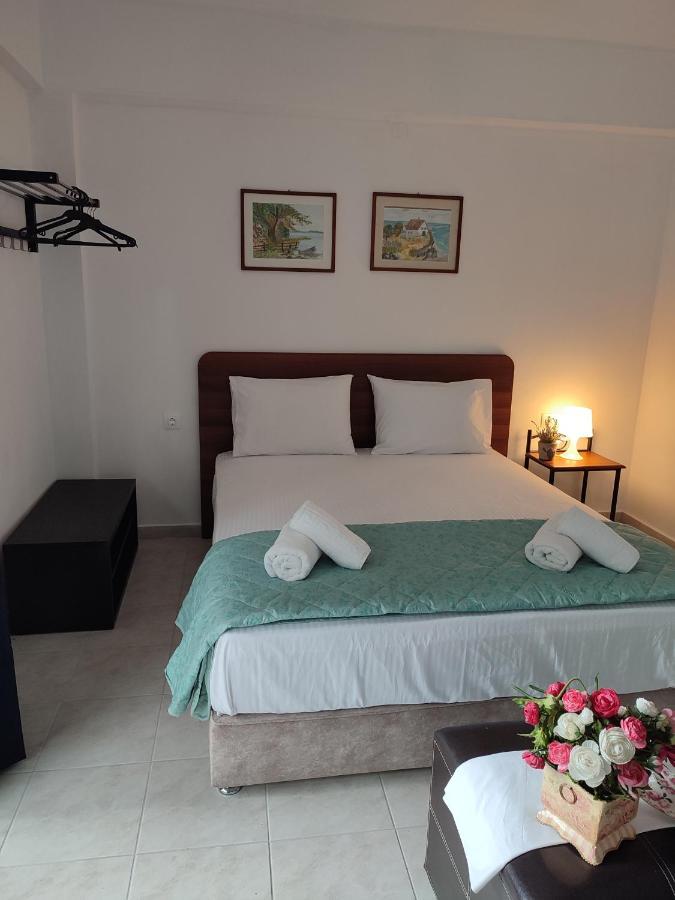 New Era Apartment Полихроно Екстериор снимка