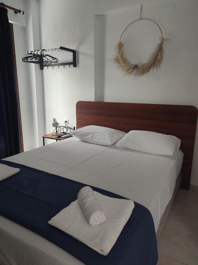 New Era Apartment Полихроно Екстериор снимка