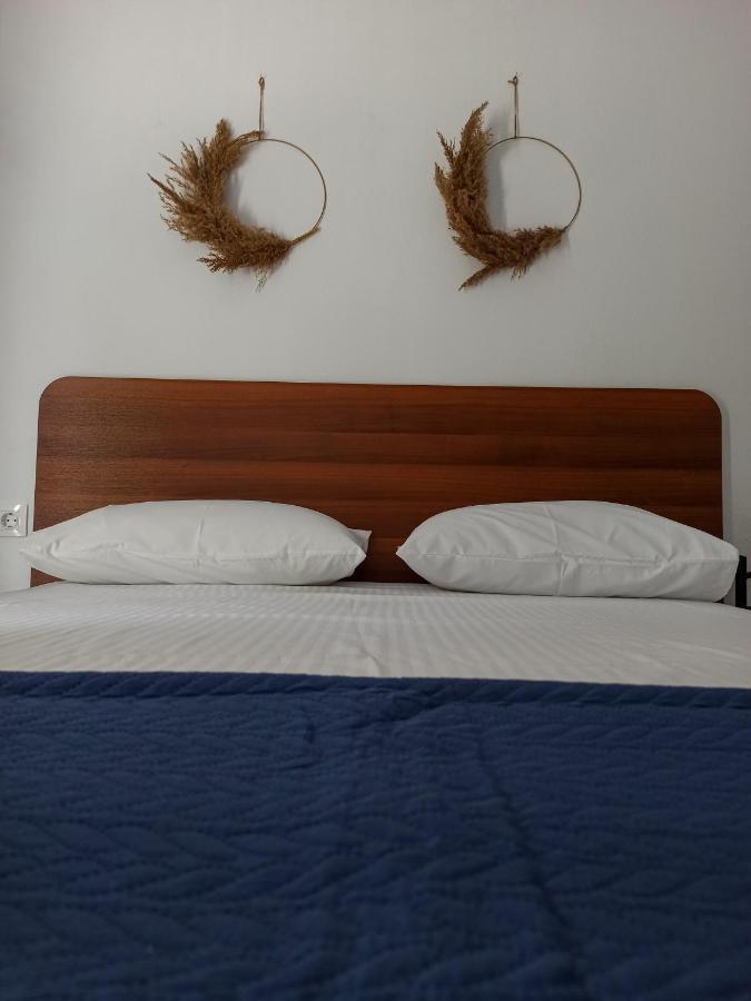 New Era Apartment Полихроно Екстериор снимка