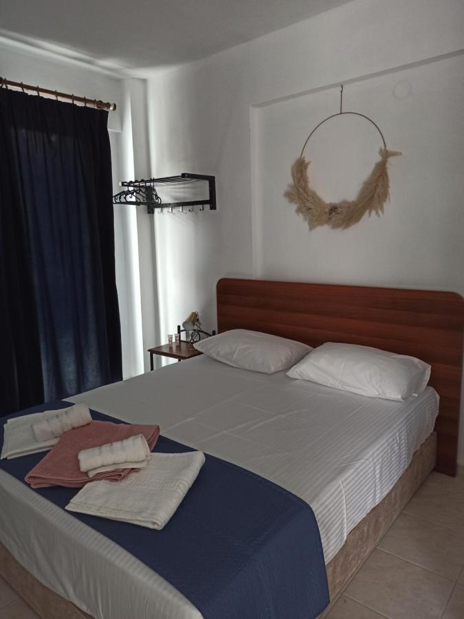 New Era Apartment Полихроно Екстериор снимка